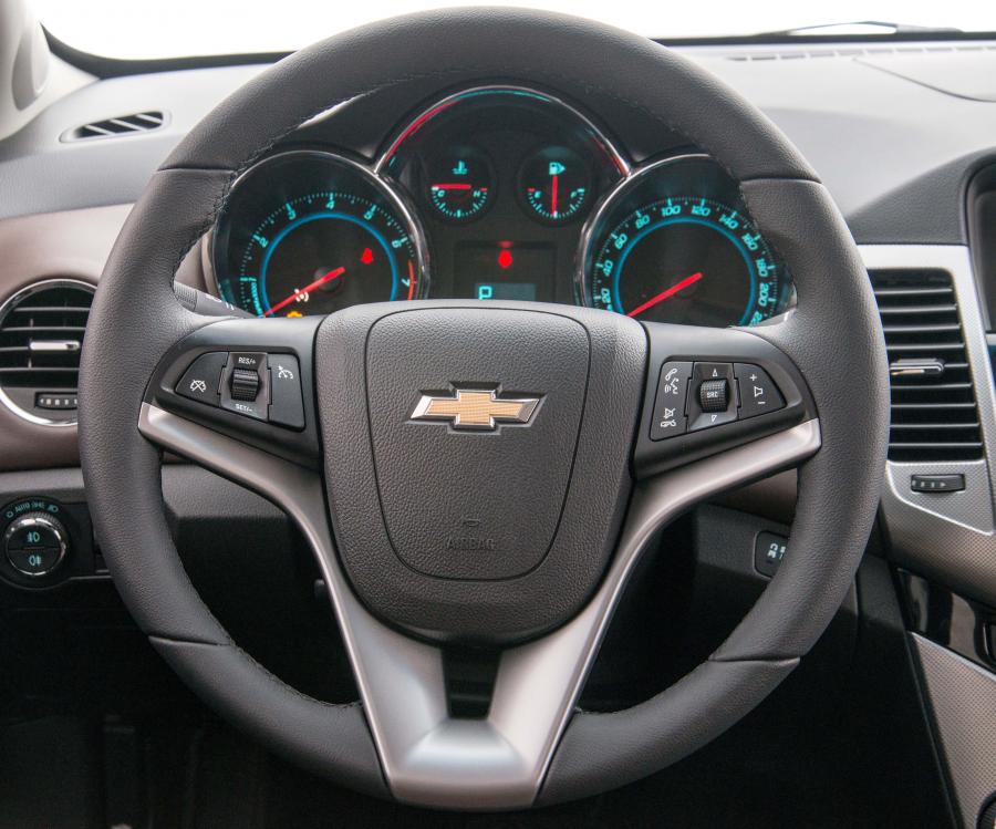  Chevrolet Cruze 2014 года  (BR) (фото 5 из 12)